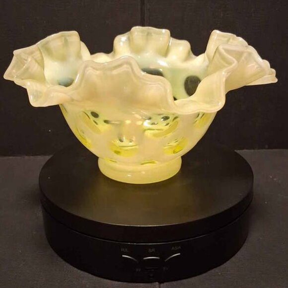 Fenton Uranium Glass Topaz Opalescent Coin Dot Ruffled Bowl - Picture 1 of 5